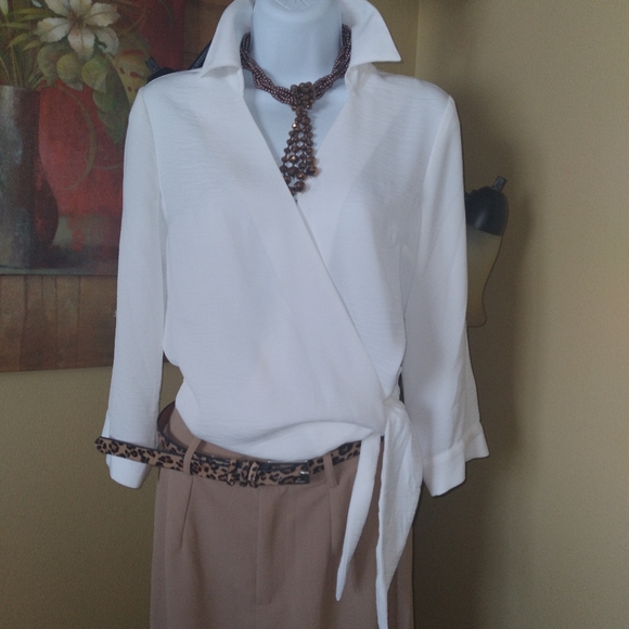 Off-White blouse - Picture 3 of 5